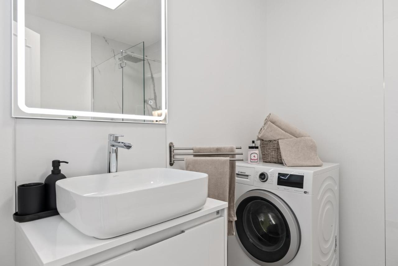 Oceanfront Mijas Apartment ภายนอก รูปภาพ