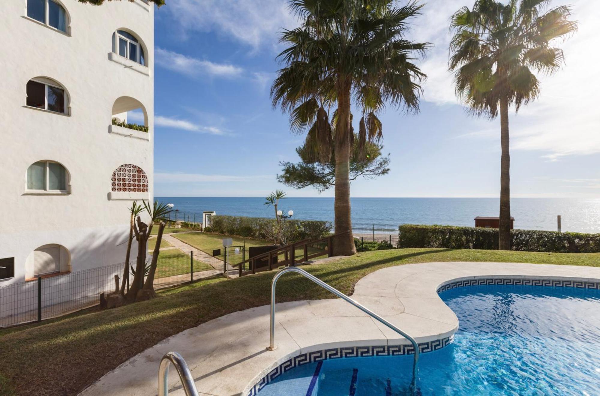 Oceanfront Mijas Apartment ภายนอก รูปภาพ