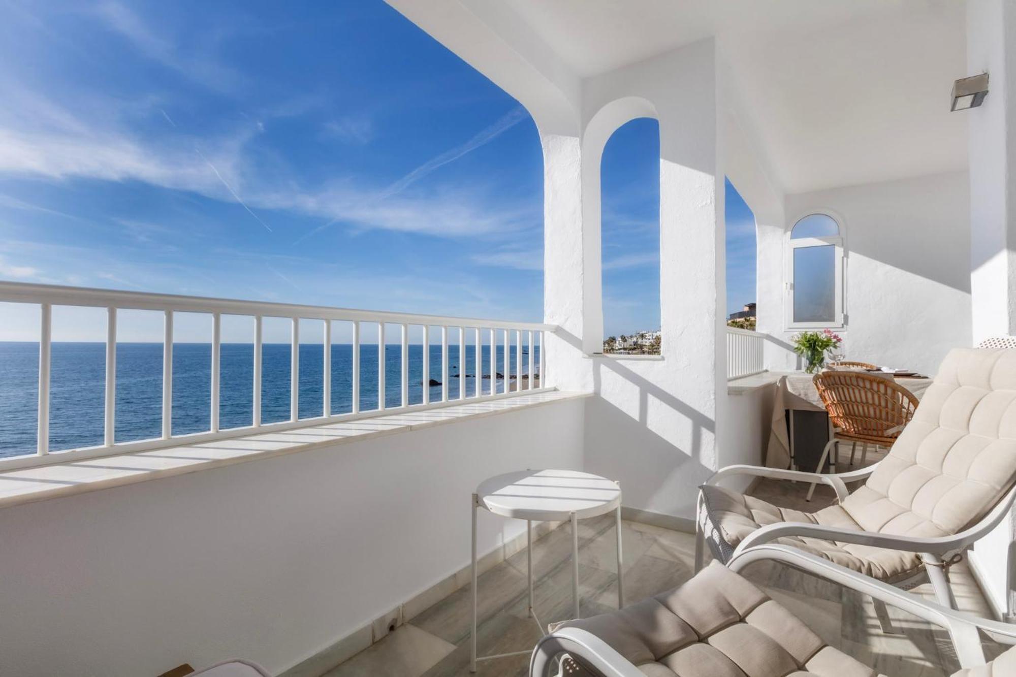 Oceanfront Mijas Apartment ภายนอก รูปภาพ